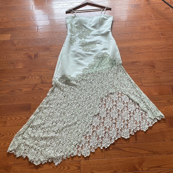 Stunning Jianini mint green maxi gown size 12 with matching wrap. Gorgeous!! - Picture 16 of 16